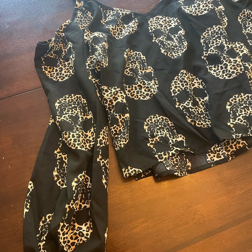 Skull blouse - Picture 2 of 5